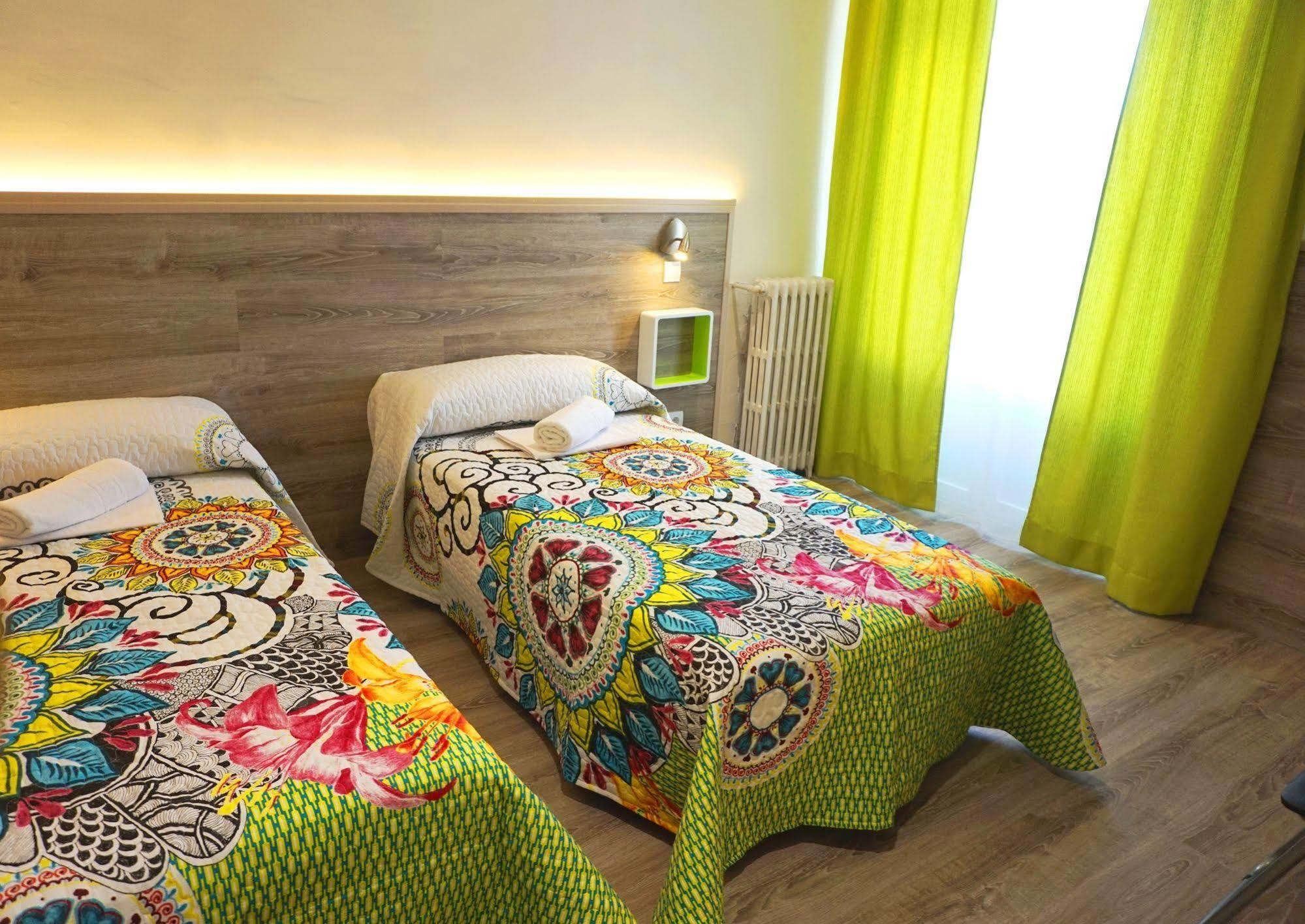 Muchomadrid Hostel Luaran gambar